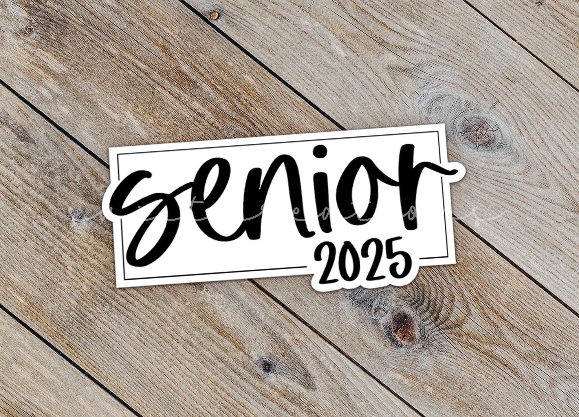 a sticker with the word senior on it