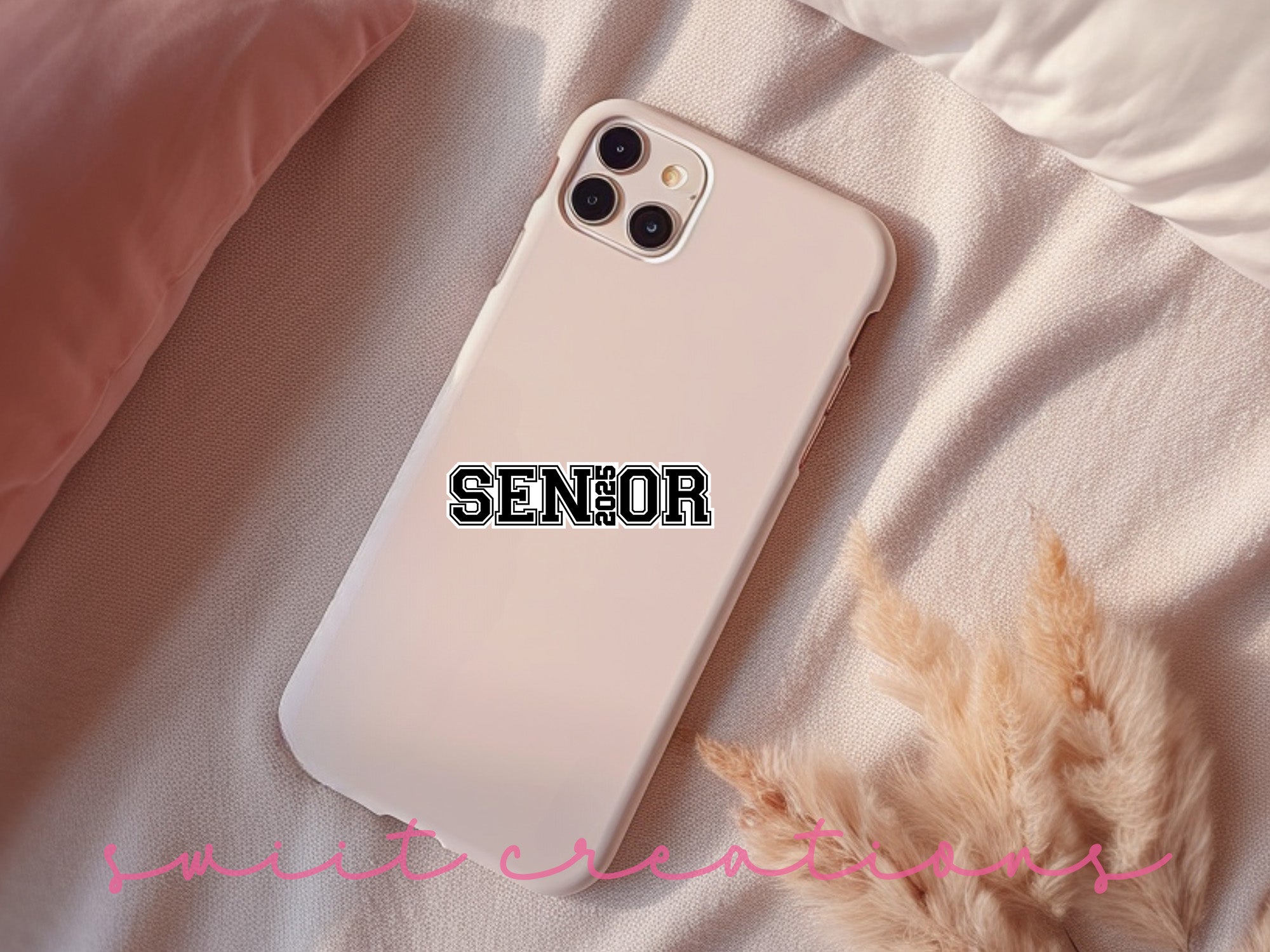 a phone case with the word senior on it