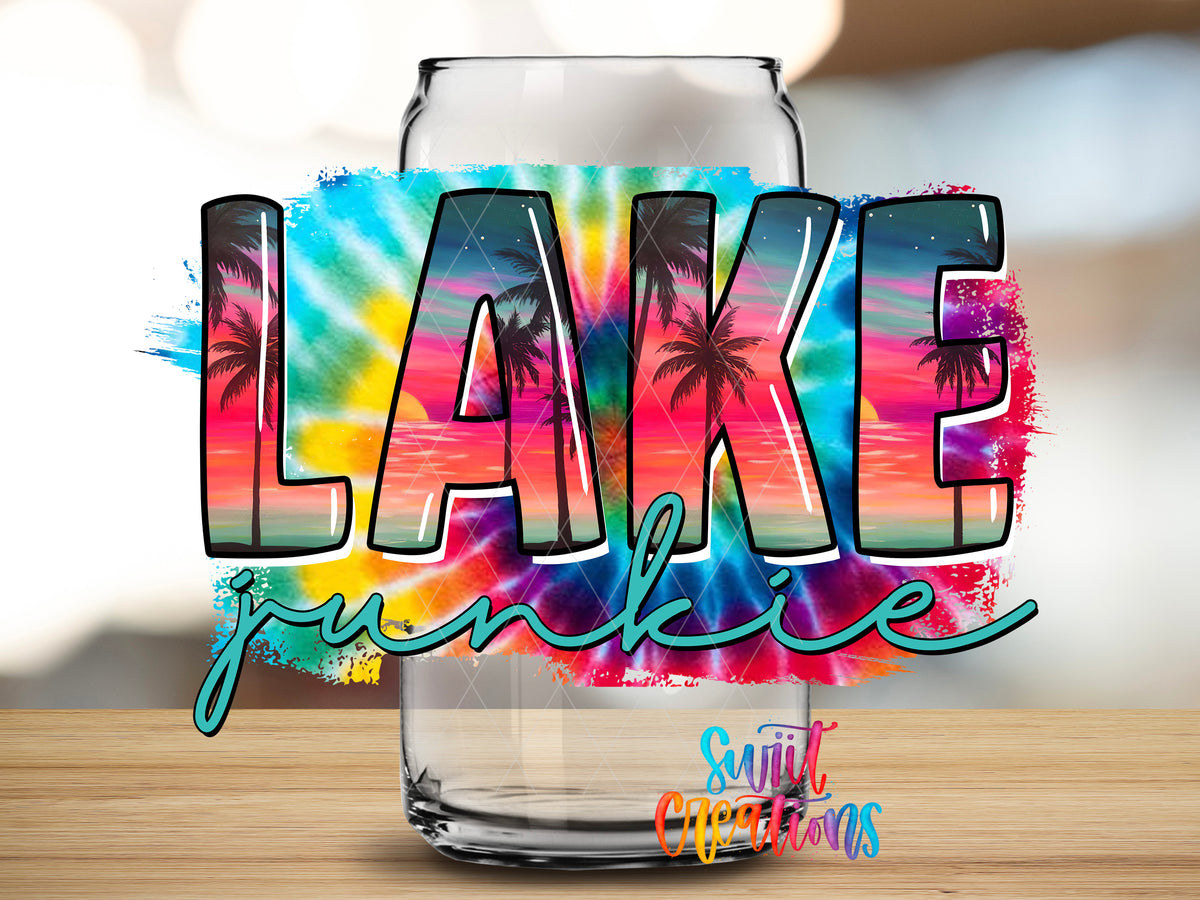 Lake Junkie design close-up on a clear glass can tumbler