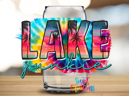 Lake Junkie design close-up on a clear glass can tumbler