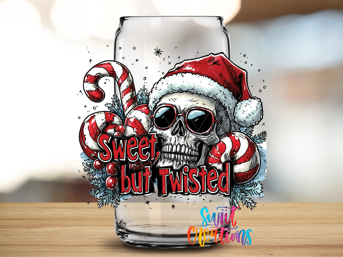 Sweet but Twisted Christmas Skull design close-up on a clear glass can tumbler