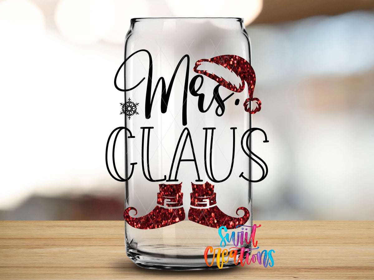 Mrs. Claus Christmas design close-up on a clear glass can tumbler