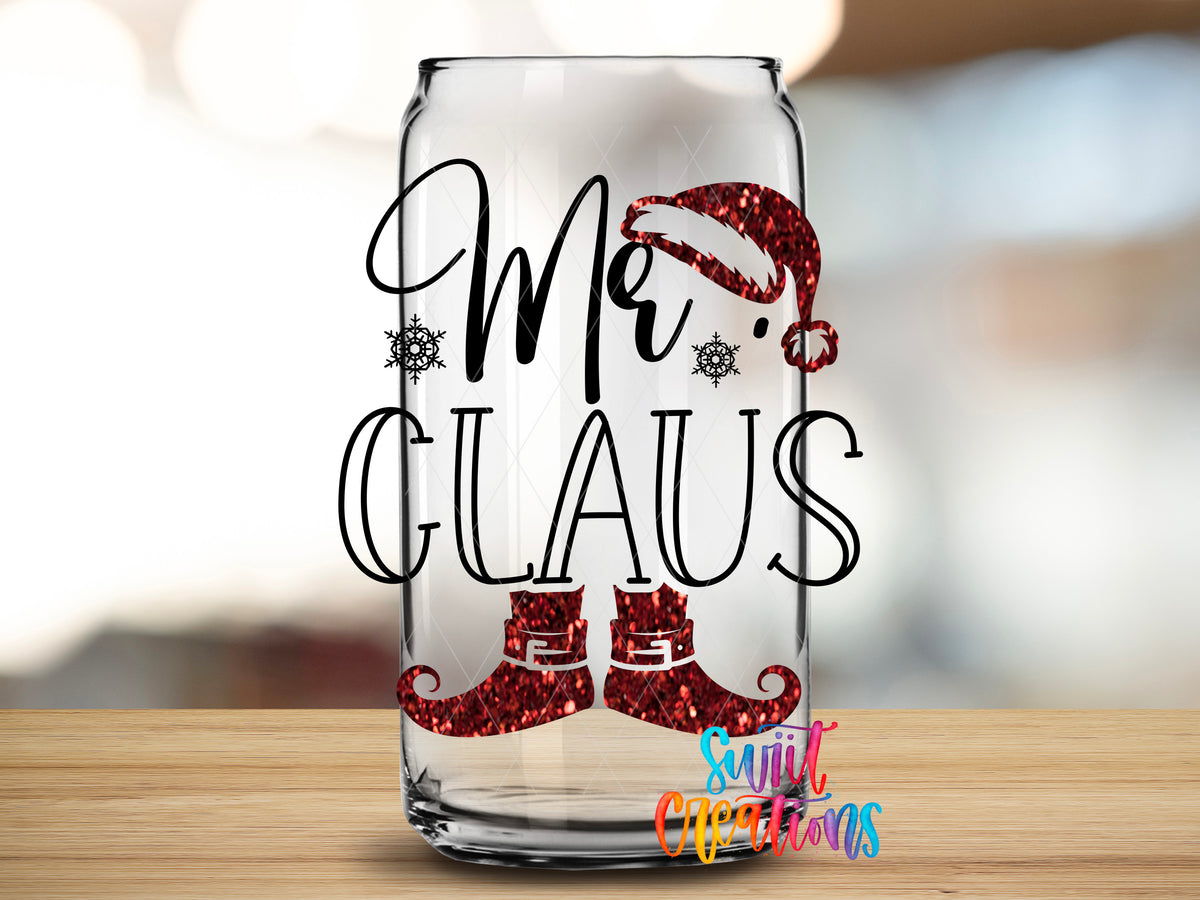 Mr. Claus Christmas design close-up on a clear glass can tumbler