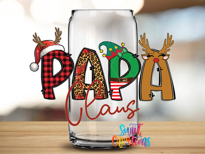 Papa Claus design close-up on a clear glass can tumbler