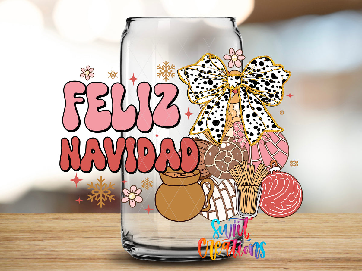 Feliz Navidad Coquette design close-up on a clear glass can tumbler