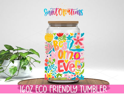 Best Mom Ever design on a 16 oz clear glass tumbler with bamboo lid