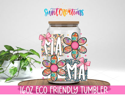 Mama design on a 16 oz clear glass tumbler with bamboo lid