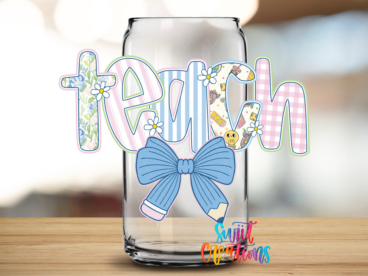 Teach design close-up on a clear glass can tumbler