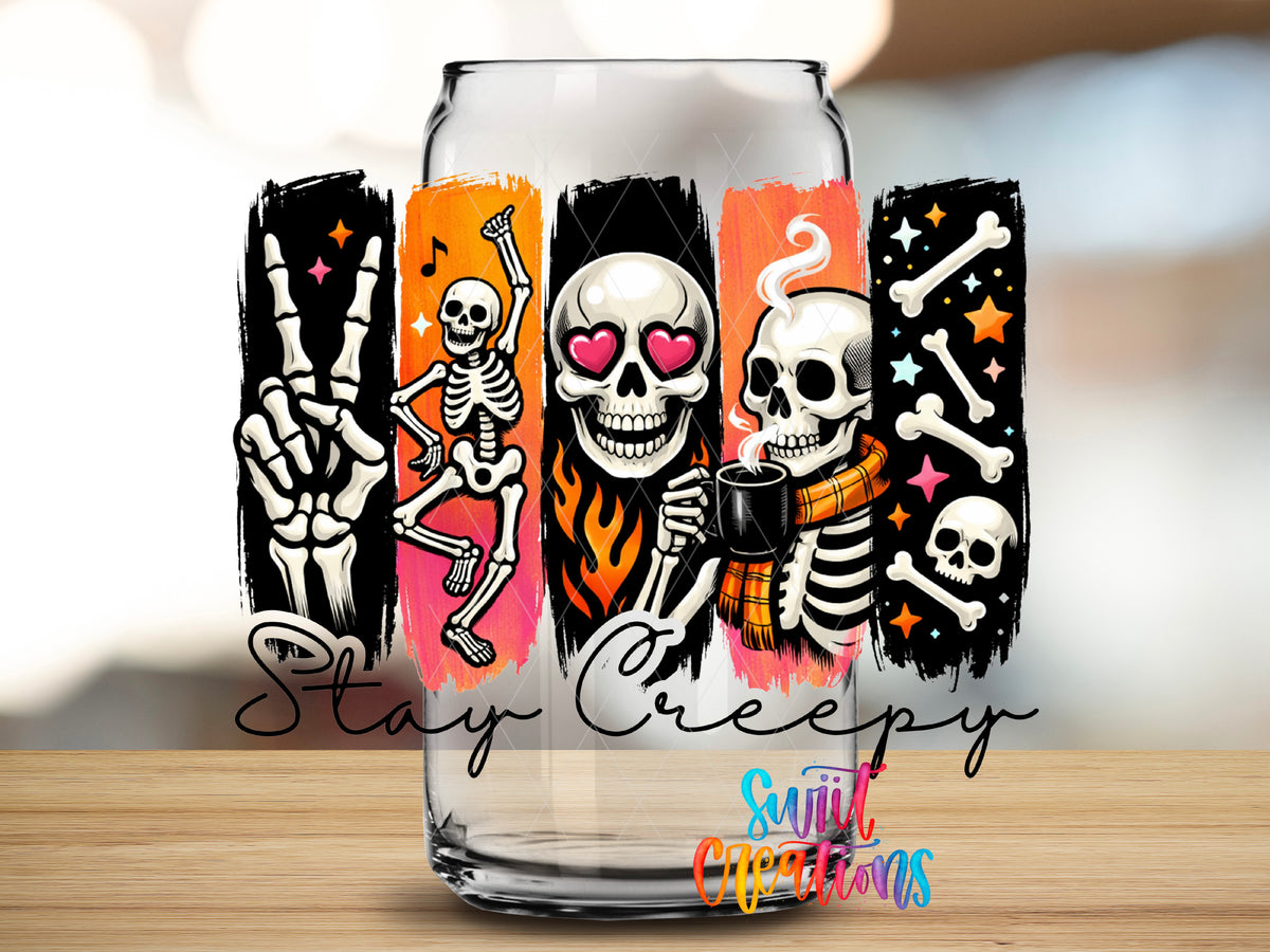 Stay Creepy design close-up on a clear glass can tumbler