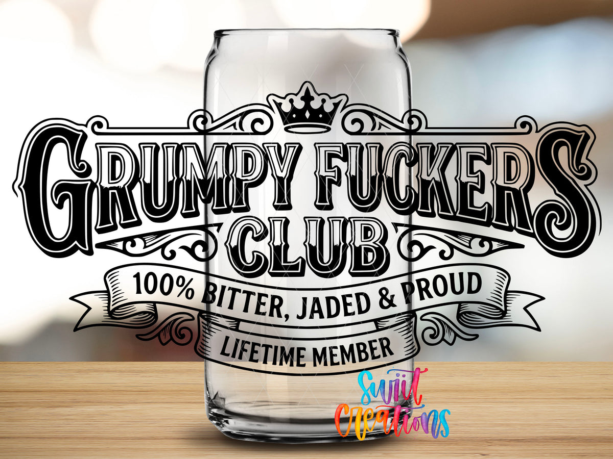 Fucker design close-up on a clear glass can tumbler