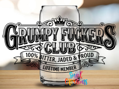 Fucker design close-up on a clear glass can tumbler