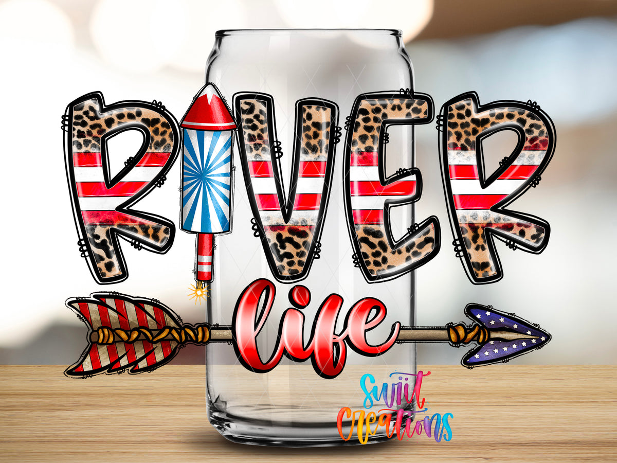 River Life Patriotic design close-up on a clear glass can tumbler