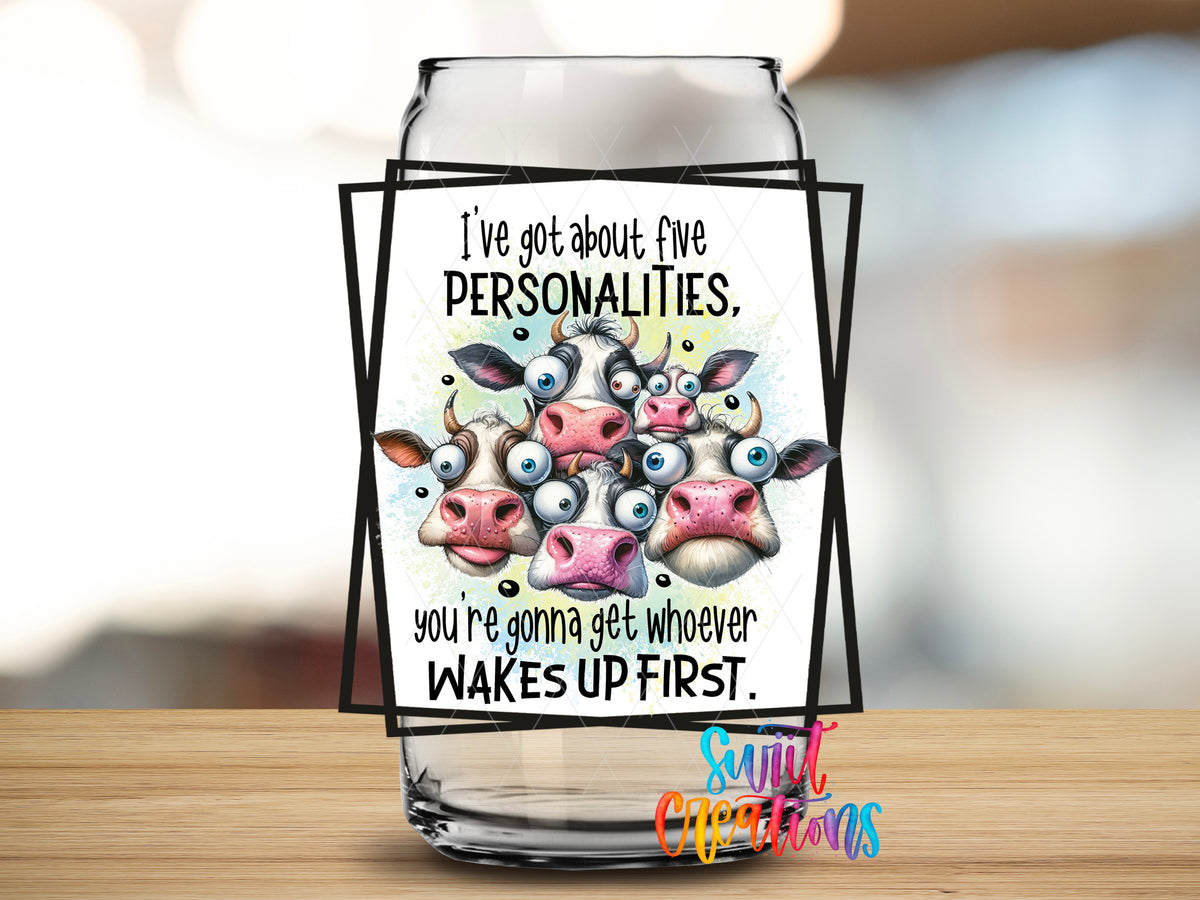 Five Personalities Cow design close-up on a clear glass can tumbler